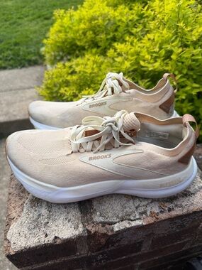 Women’s Brooks Glycerin Stealth fit 21